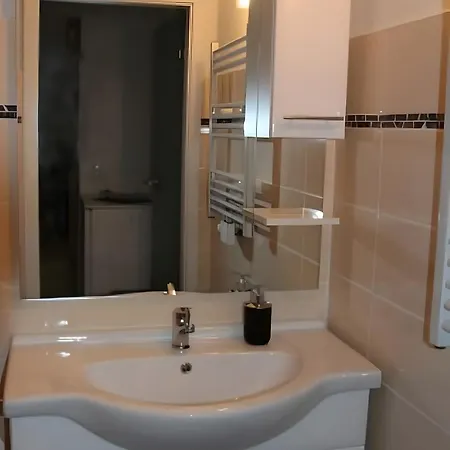 Fuer 2 Personen 25 M² דירה *